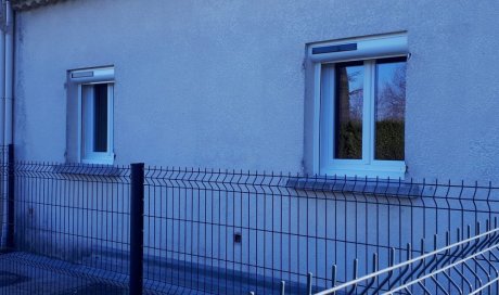 Pose et installation de volets roulants solaires dans une maison à Carpentras